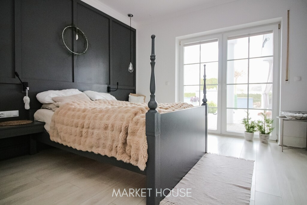 Dom Sprzedaż Święte 13