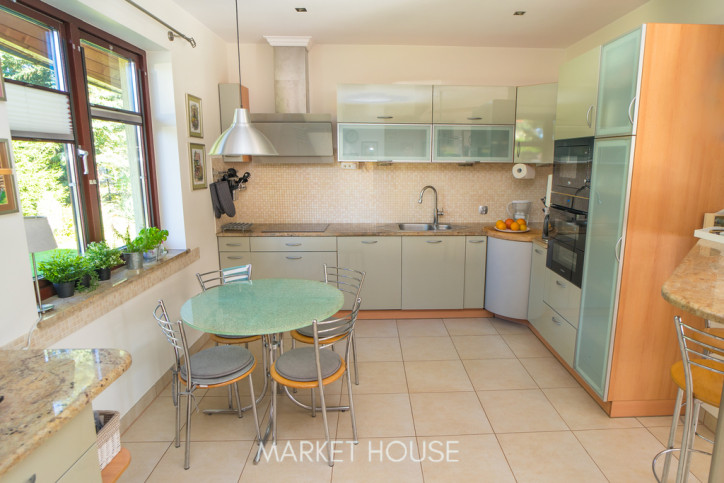 Dom Sprzedaż Dobra 7