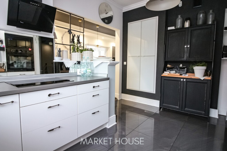 Dom Sprzedaż Święte 31